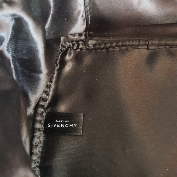 Givenchy Parfum Makeup Train Case - Picture 6 of 6